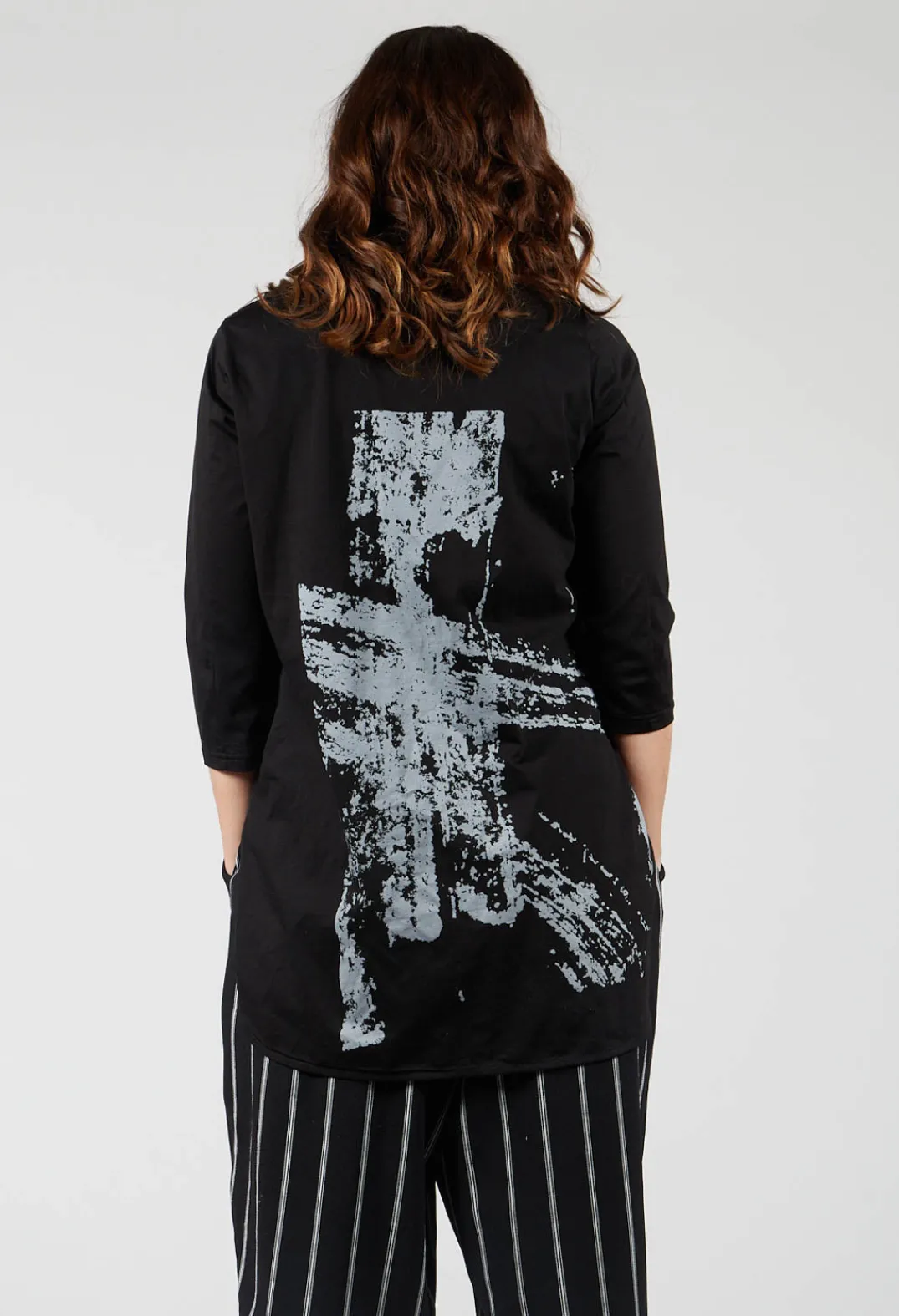 Moyuru T-shirts^3/4 Sleeve T-Shirt in Black