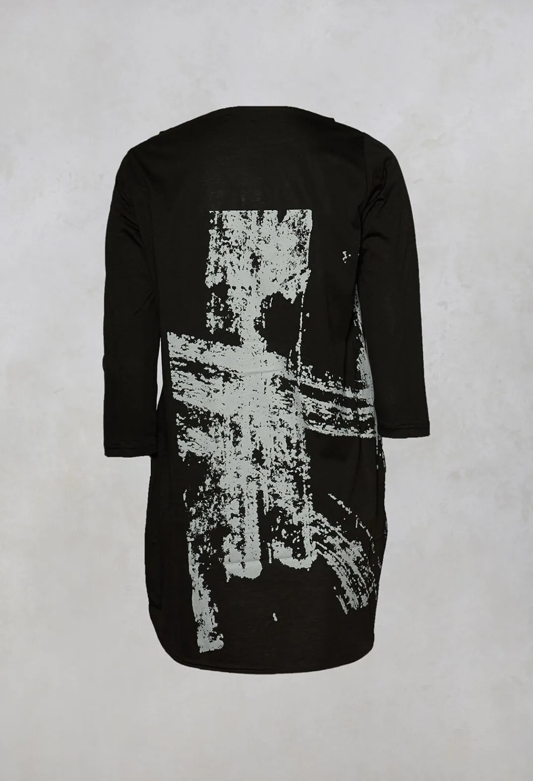 Moyuru T-shirts^3/4 Sleeve T-Shirt in Black