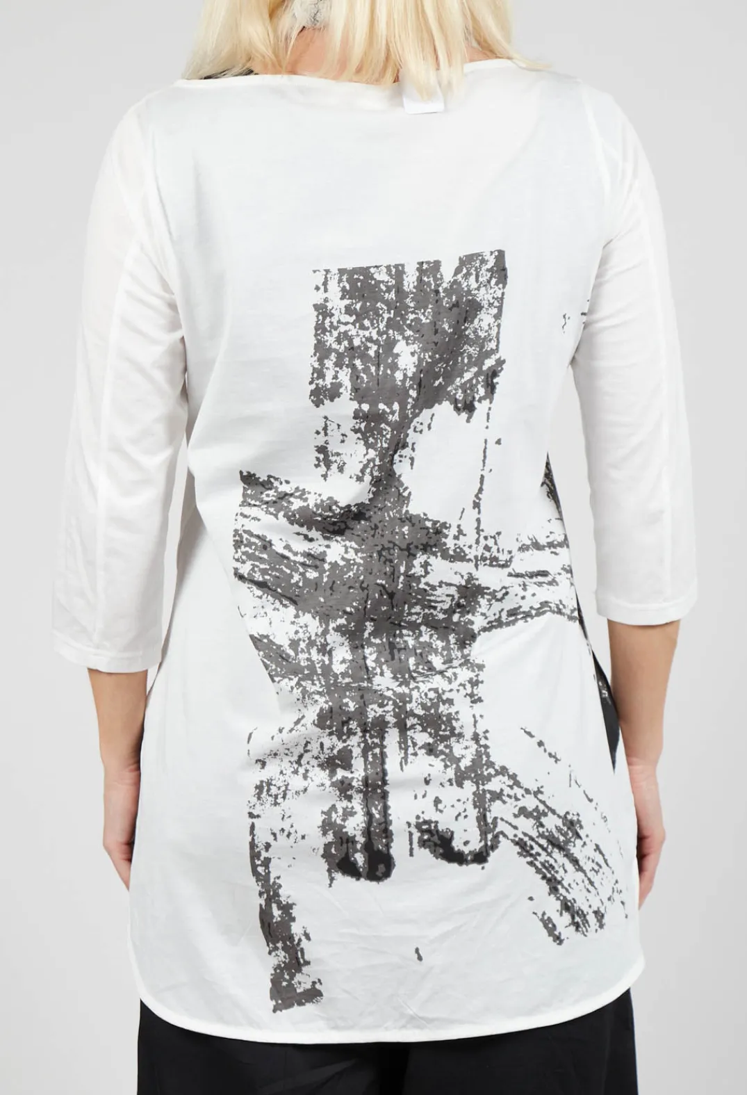 Moyuru T-shirts^3/4 Sleeve T-Shirt in White