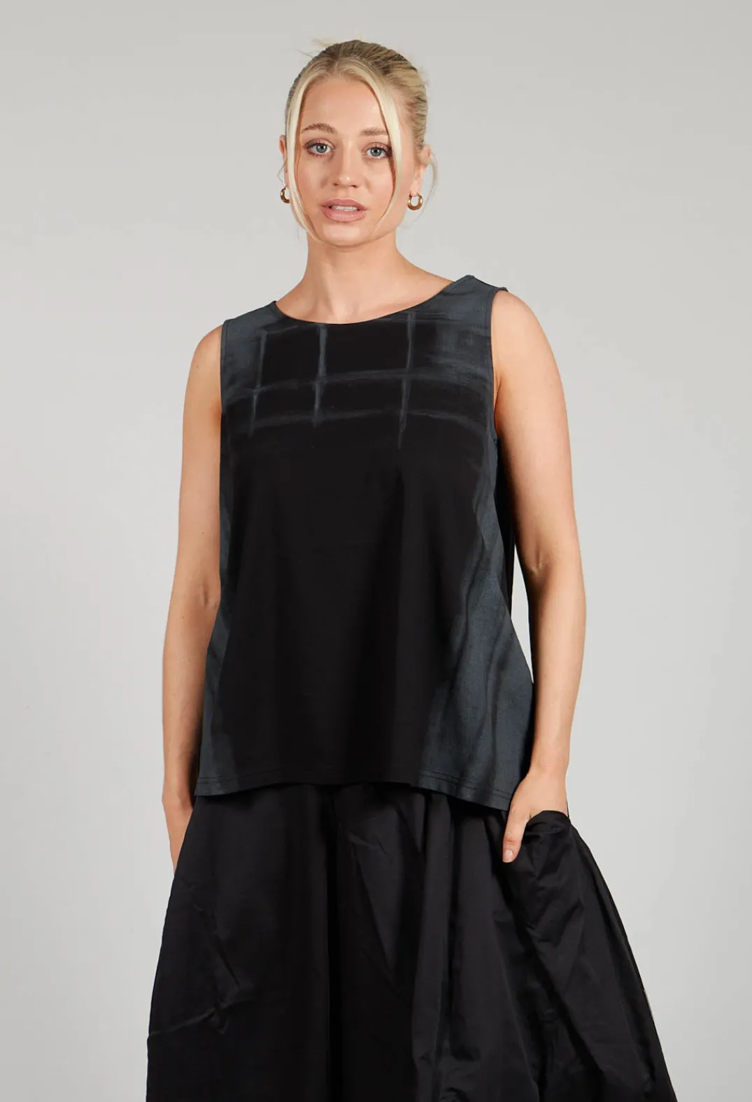 Moyuru Tops^A-Line Top in Black Print