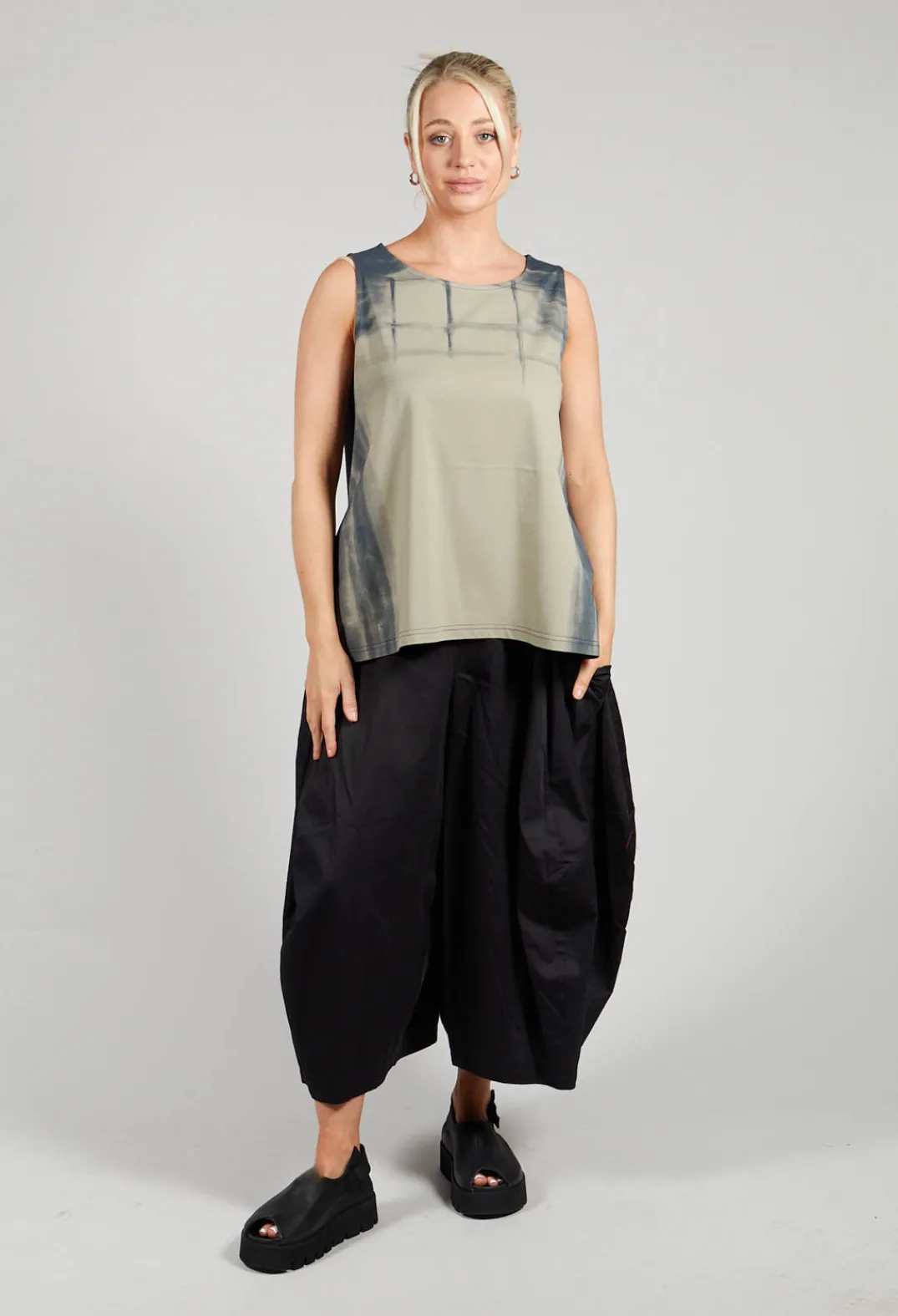 Moyuru Tops^A-Line Top in Navy Print