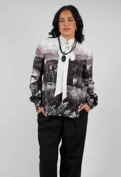 High Shirts & Blouses^Amazement Shirt in Black