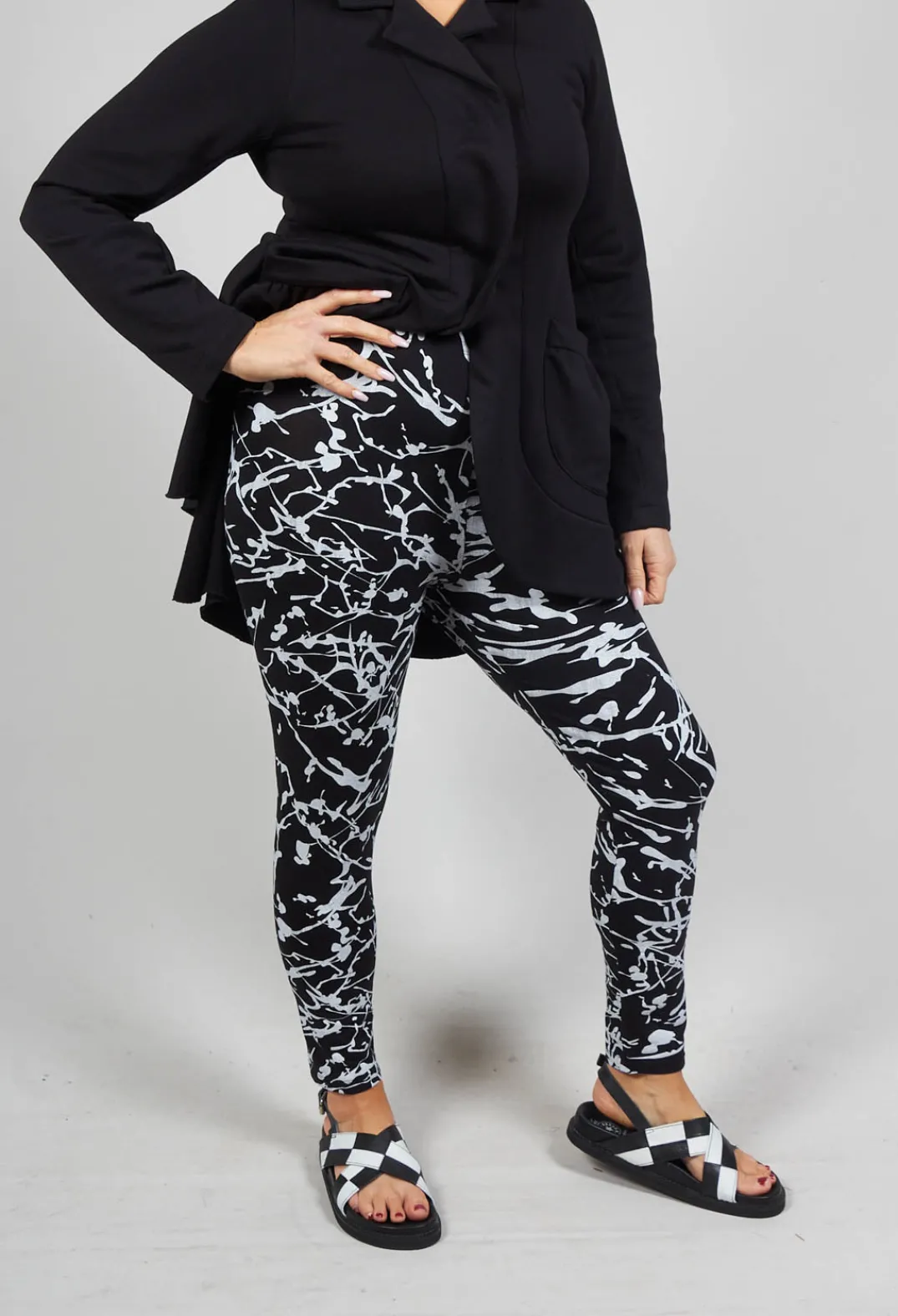 Bread and Butter Leggings^Ankle Cropped Leggings in Black with White Print