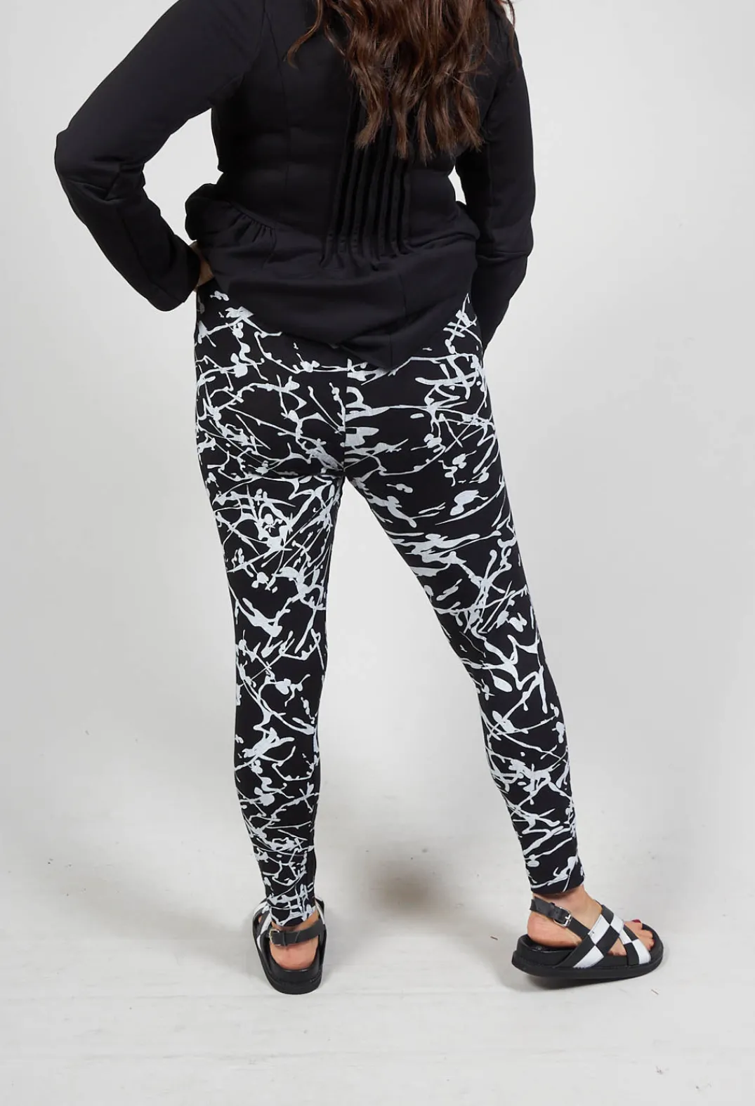 Bread and Butter Leggings^Ankle Cropped Leggings in Black with White Print