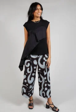 Mei Meij Tops^Asymmetric Cut Top in Black