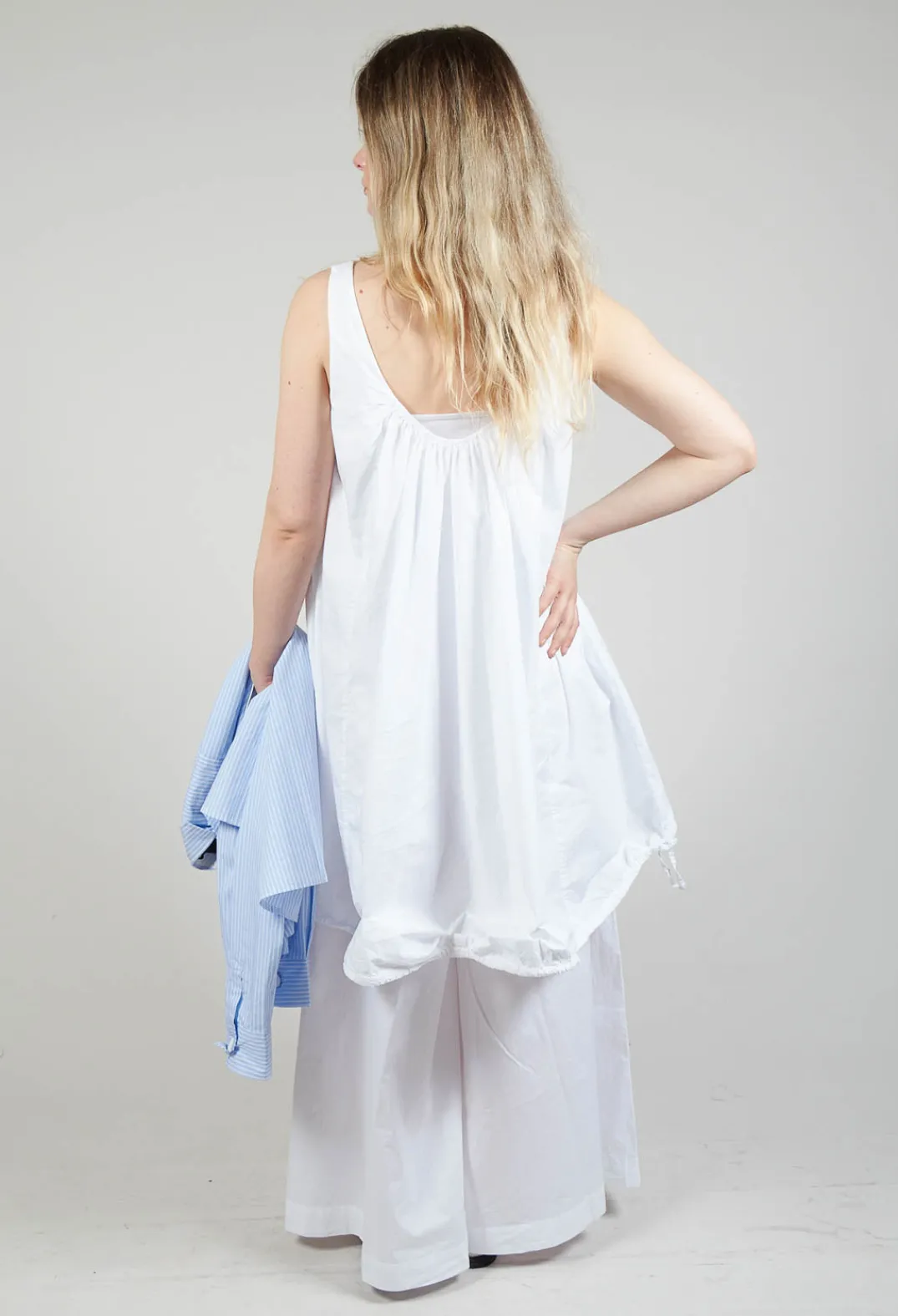Amici Tops^Boat Neckline Top in Bianco