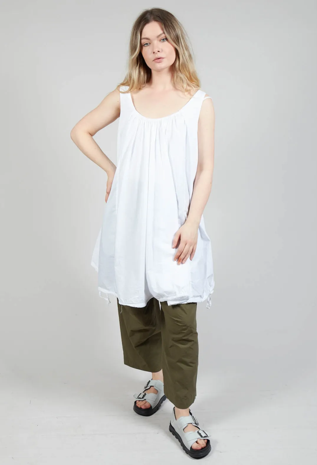 Amici Tops^Boat Neckline Top in Bianco