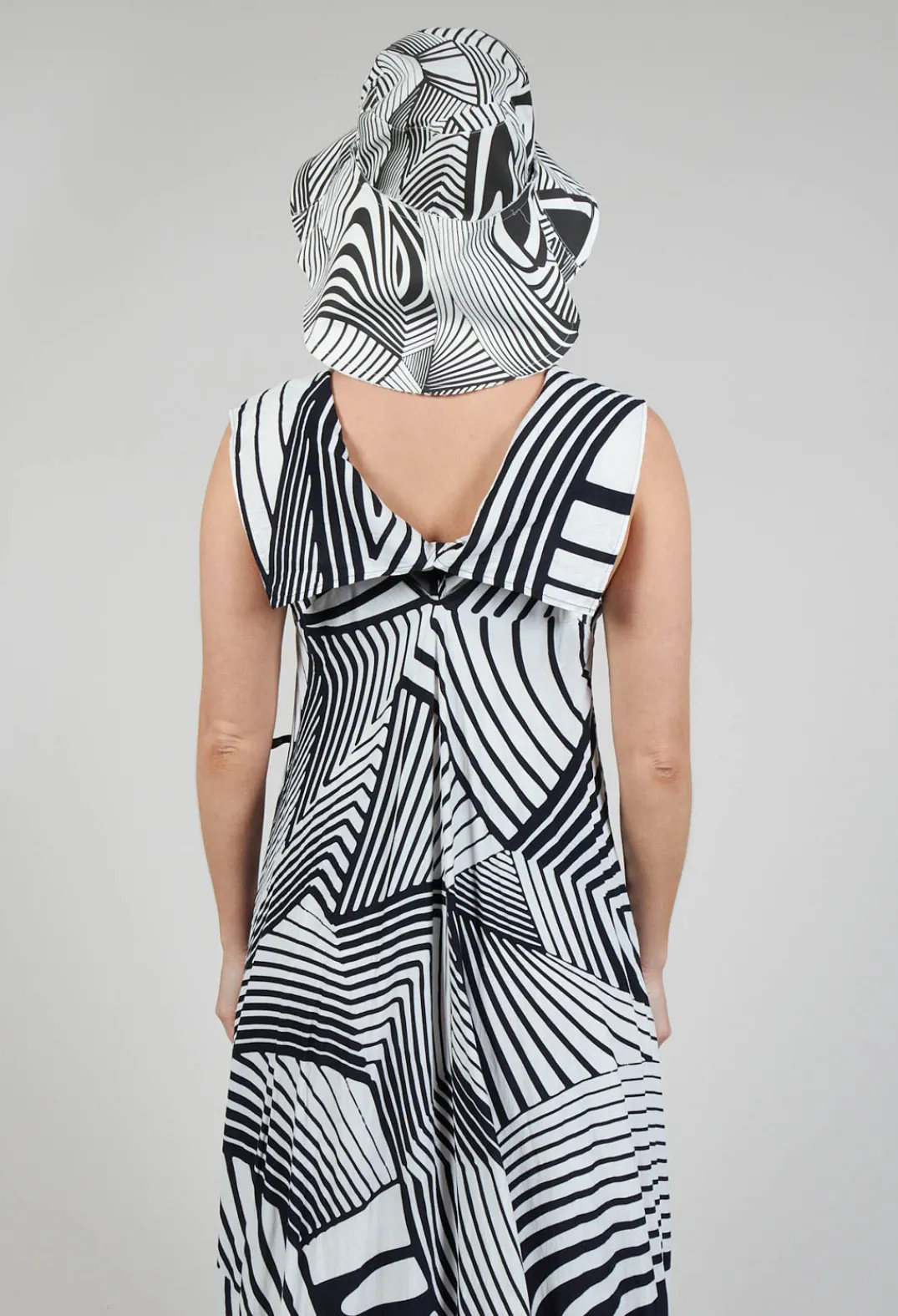 Xenia Design Hats^BONE Hat in White with Black