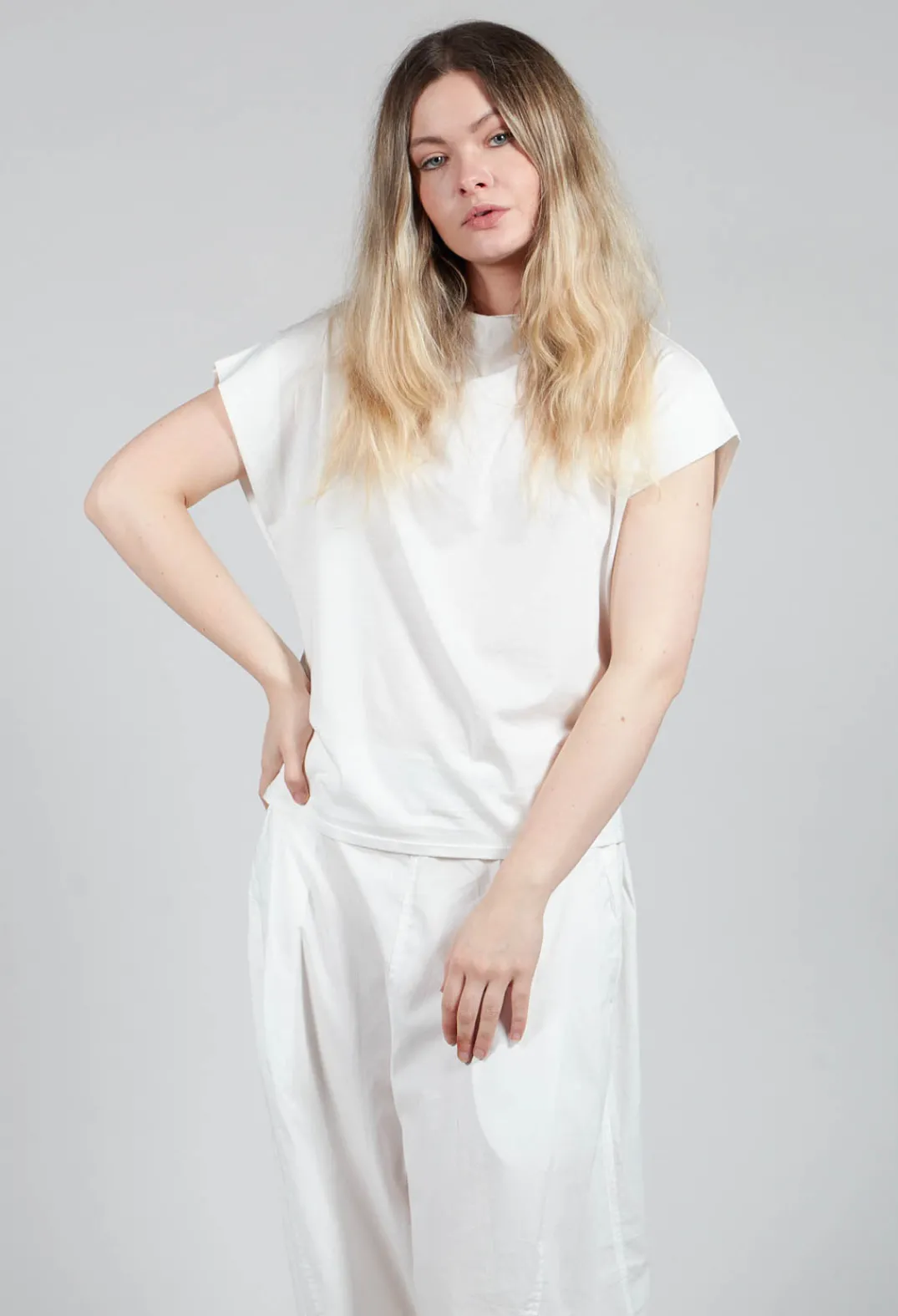 Moyuru T-shirts^Boxy T-Shirt in White