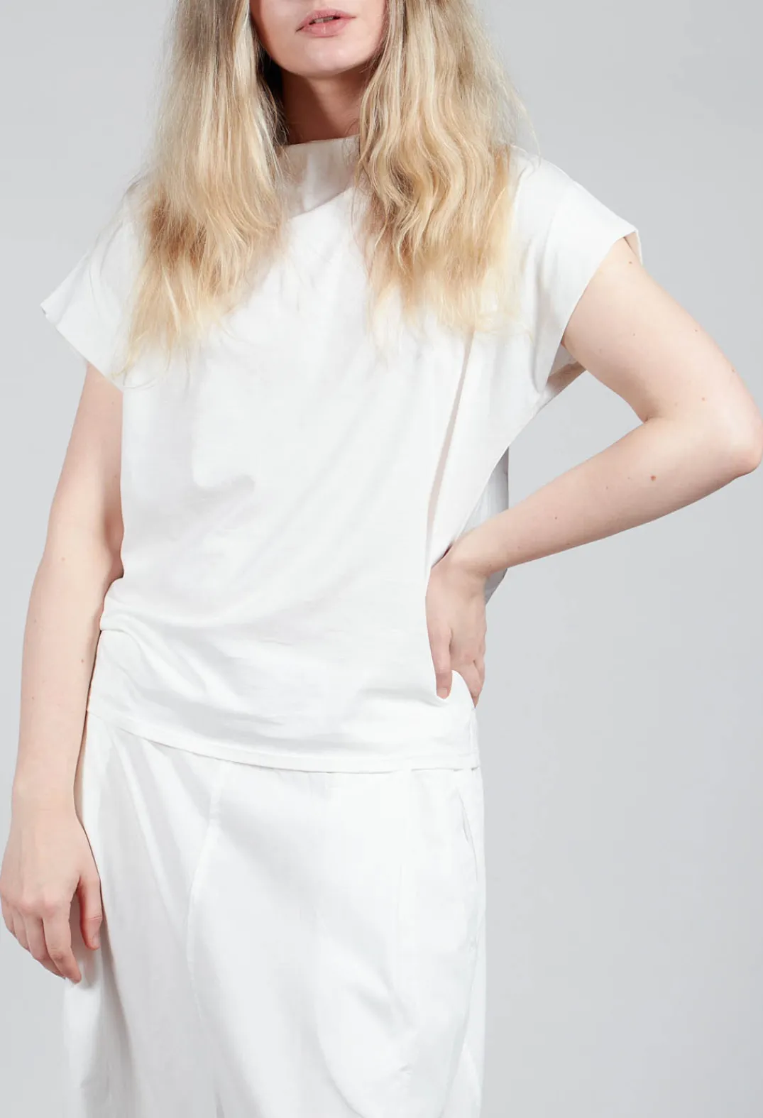 Moyuru T-shirts^Boxy T-Shirt in White