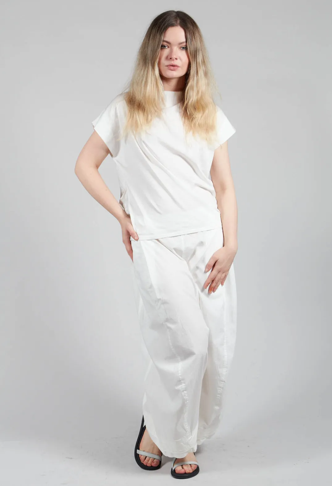 Moyuru T-shirts^Boxy T-Shirt in White