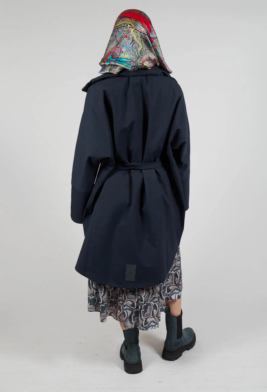 BRGN Jackets^Bris Poncho in Dark Navy