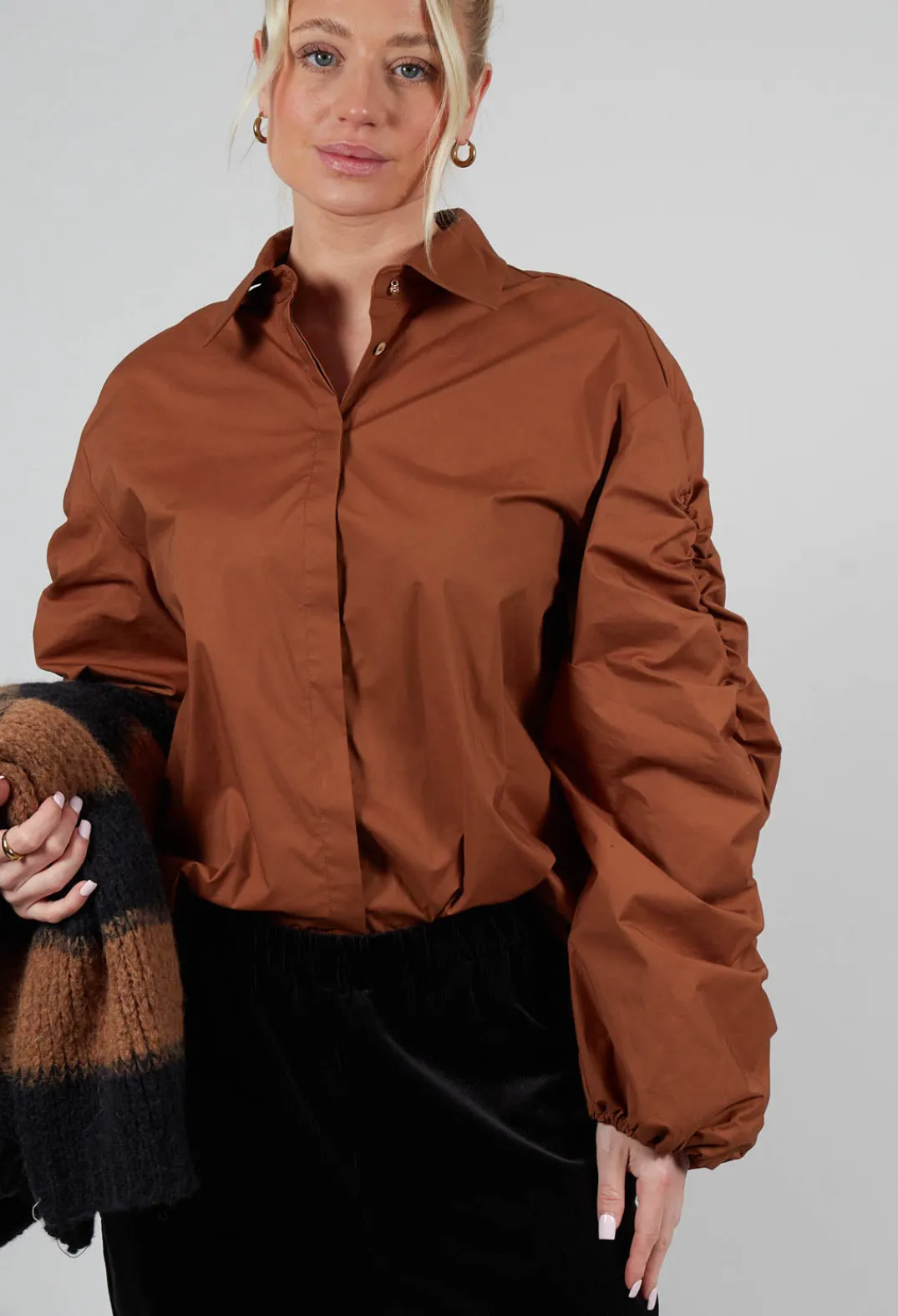 Sfizio Shirts & Blouses^Bubble Sleeve Shirt in Tobacco