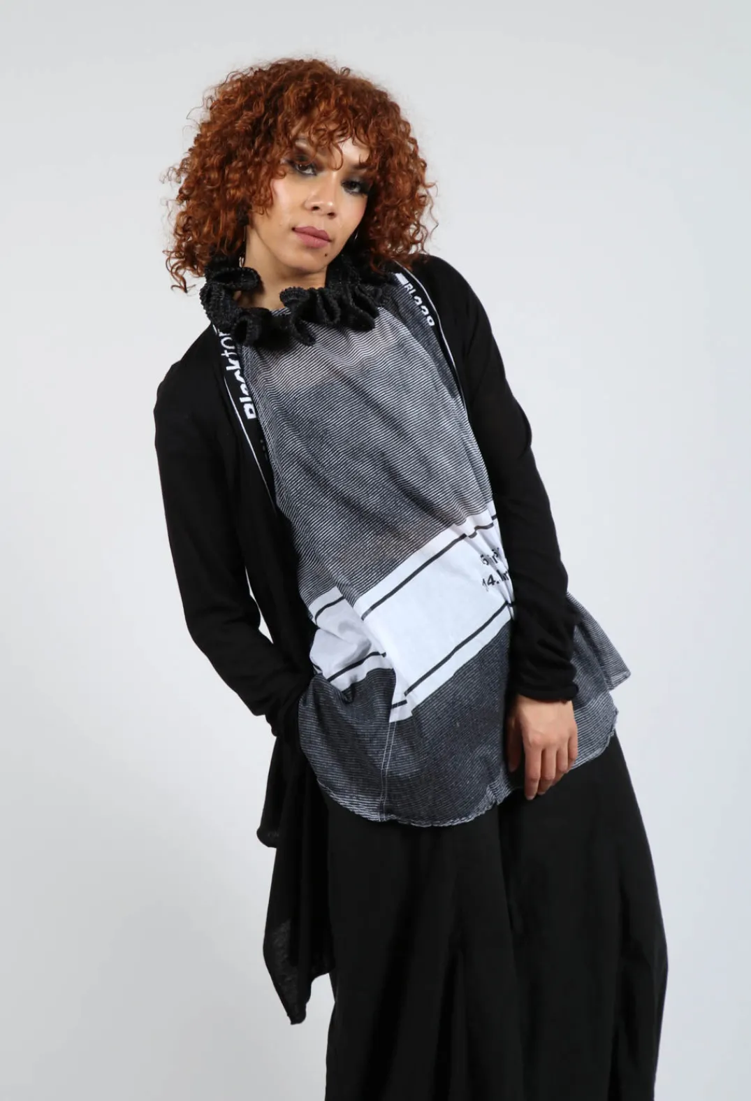 Rundholz Black Label Cardigans^Cardigan with Lettering Detail in Black Jacquard