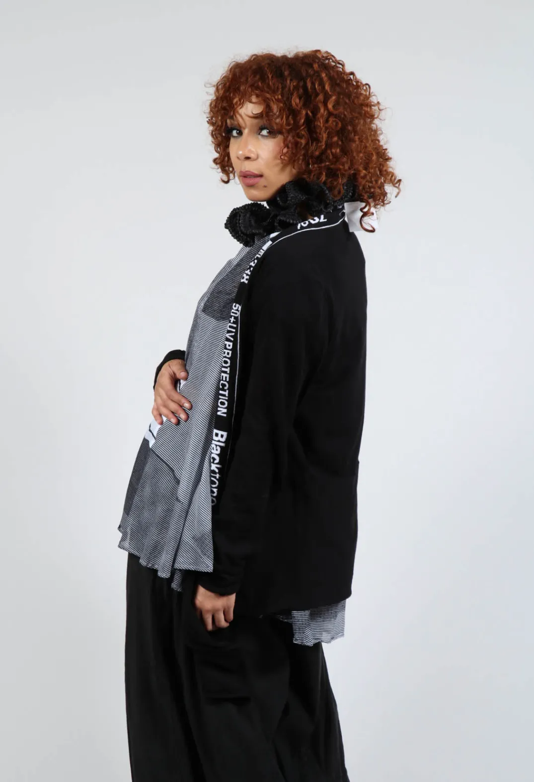 Rundholz Black Label Cardigans^Cardigan with Lettering Detail in Black Jacquard