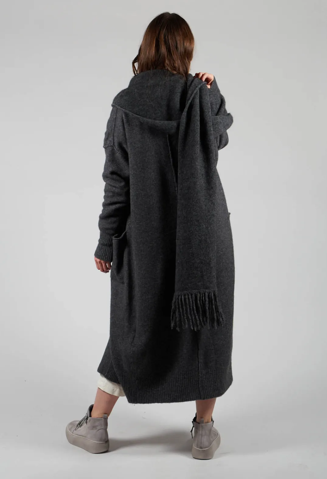 Isabel Benenato Cardigans^Cashmere Long Length Cardigan in Graphite