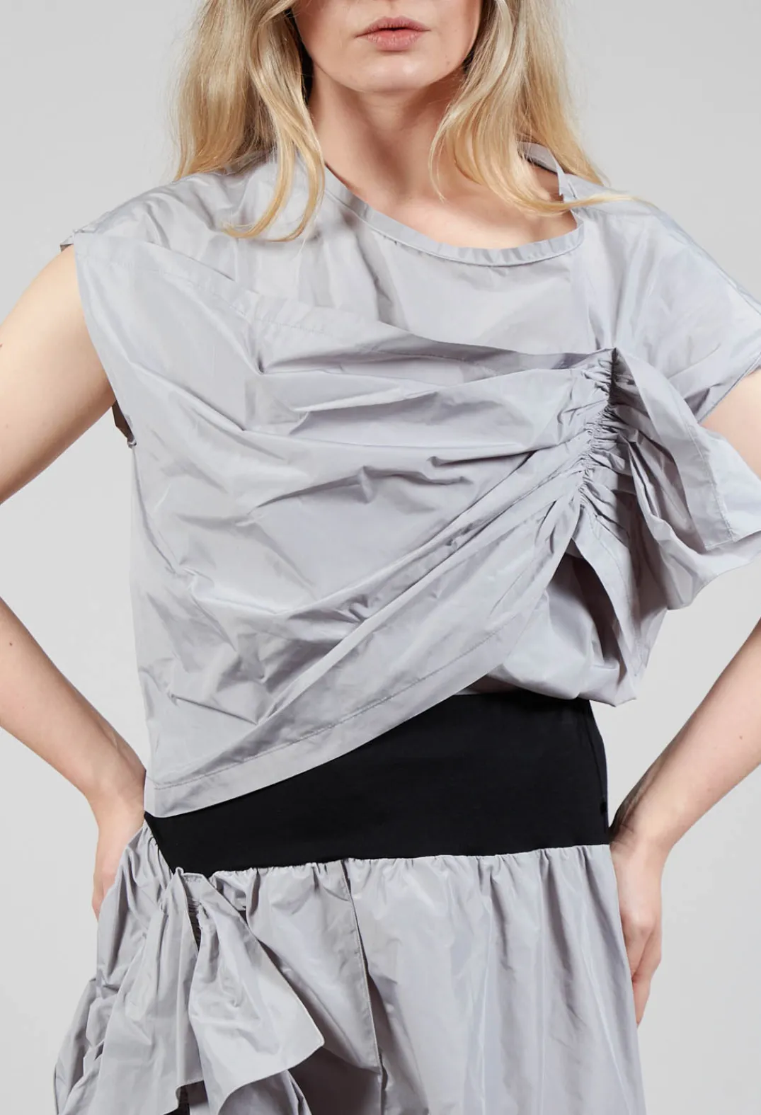 Xenia Design Tops^CIAN Top in Light Grey