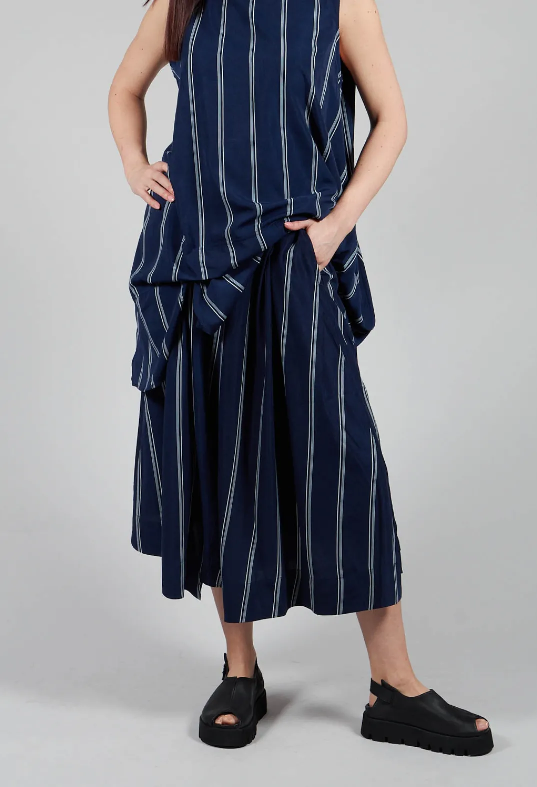 Moyuru Trousers^Contrasting Stripe Trousers in Navy
