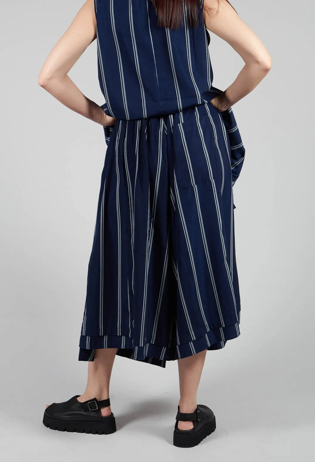 Moyuru Trousers^Contrasting Stripe Trousers in Navy