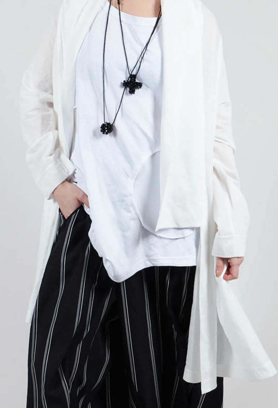 Moyuru Trousers^Contrasting Stripe Trousers in Black
