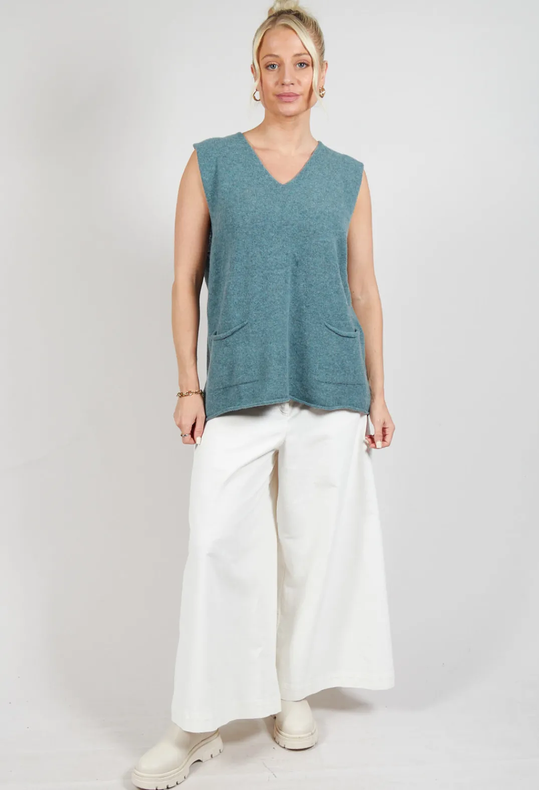 Eribe Tops^Corry V-Neck Tank Top in Caspian