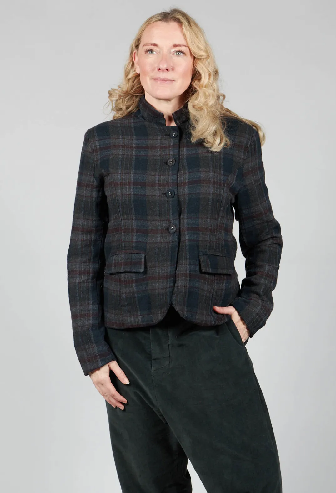 Amici Jackets^Cotton Plaid Cropped Jacket in Black