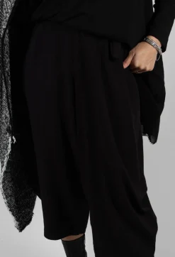 Moyuru Trousers^Crepe Texture Trousers in Black