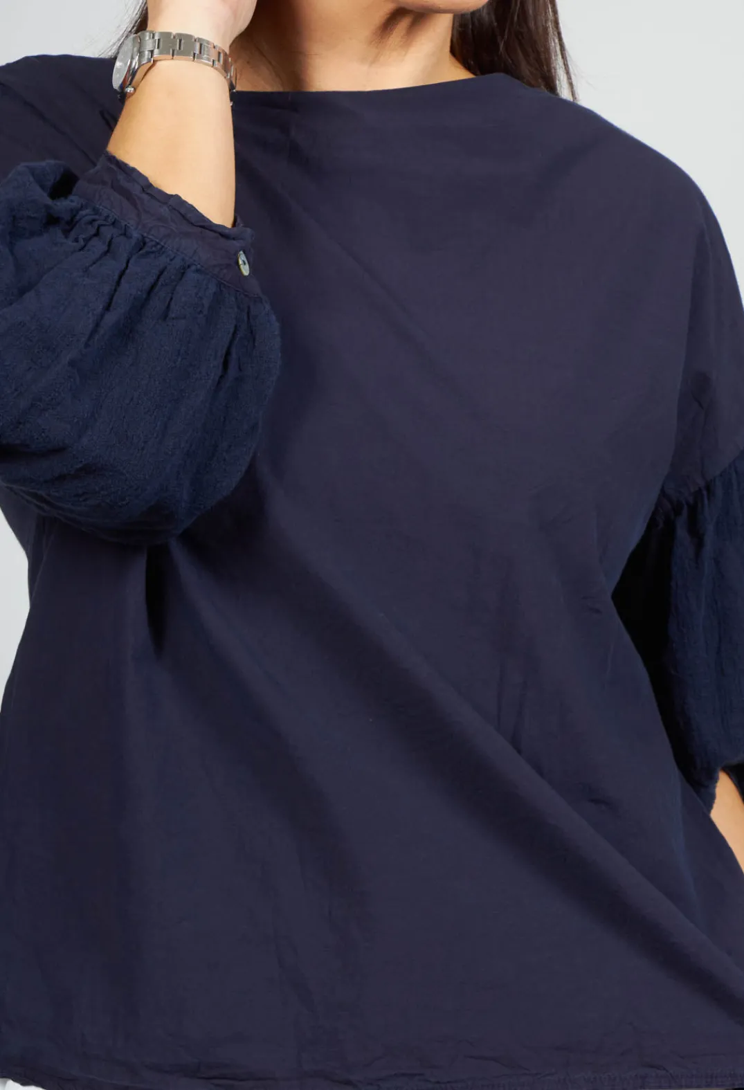 Baci Jumpers^Crinkle Top with Contrasting Sleeves in Navy
