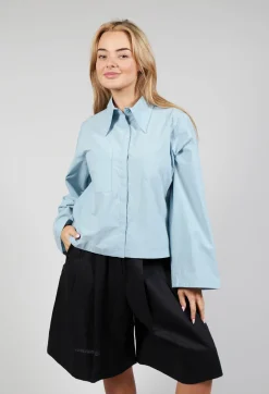 Les Filles d'Ailleurs Tops^Cropped Patch Pocket Shirt in Blue
