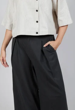 SOH Trousers^Cropped Pleated Trousers in Charcoal