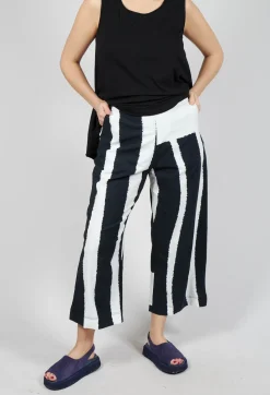 Rundholz Black Label Trousers^Cropped Pull On Trousers in Black Print
