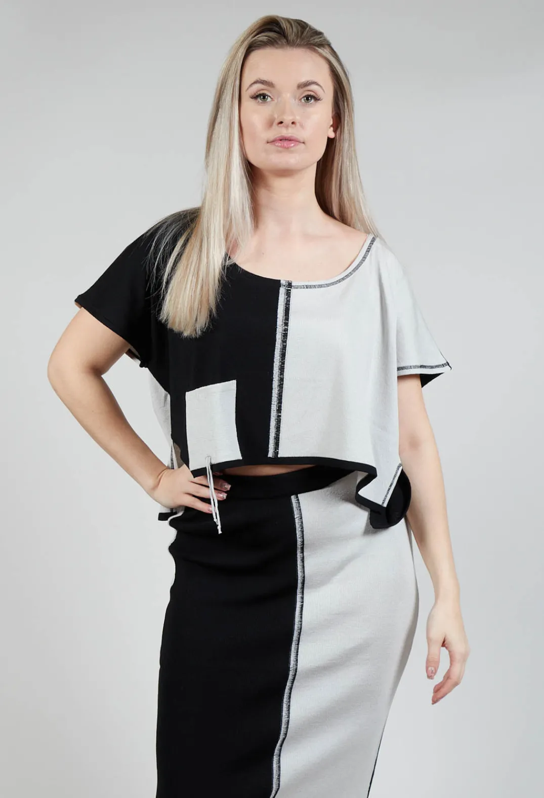 Philomena Christ Tops^Cropped Stitch Top in Black and Silver