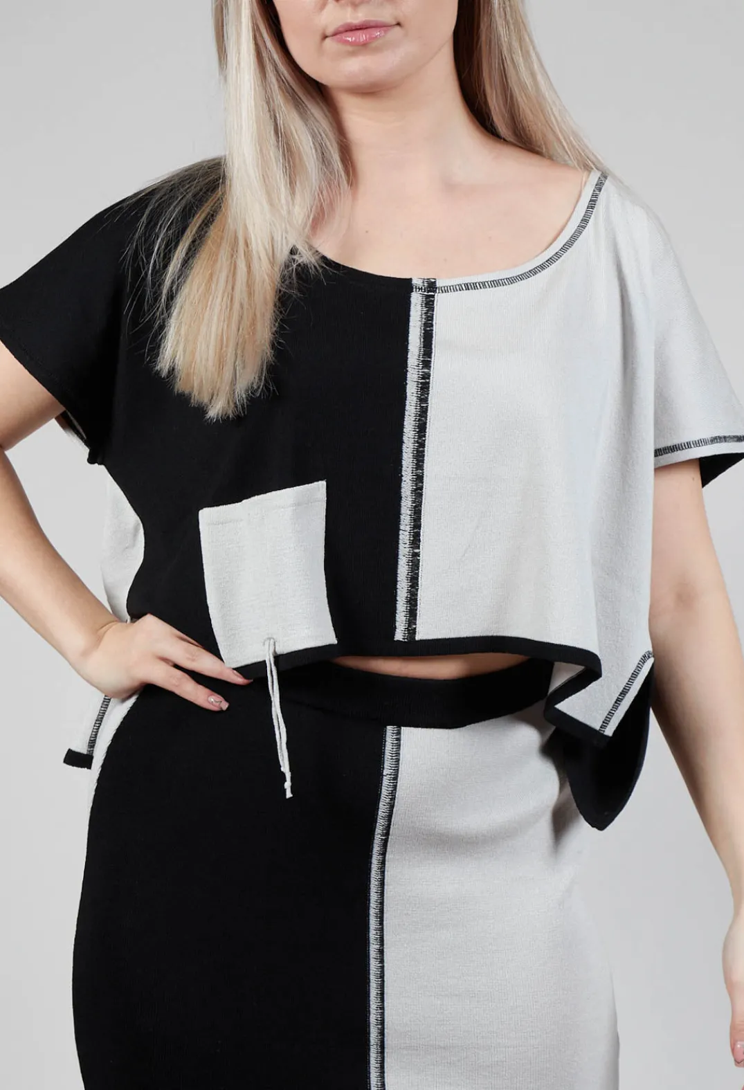 Philomena Christ Tops^Cropped Stitch Top in Black and Silver