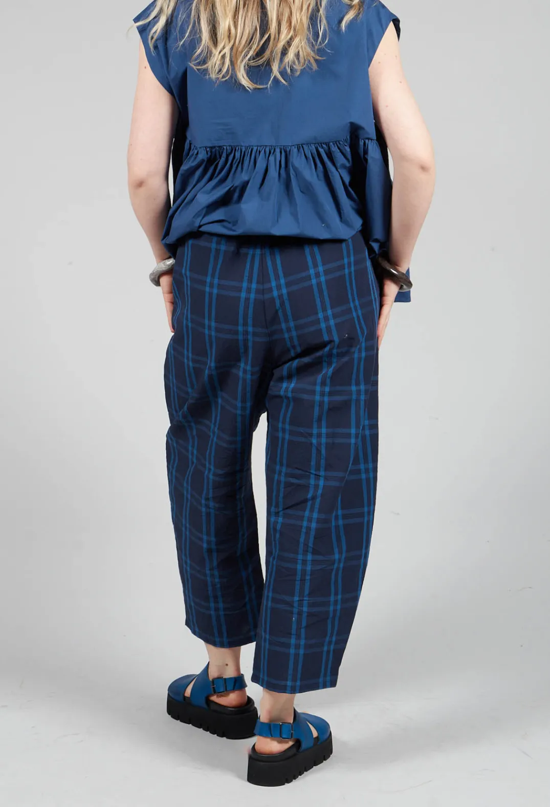 Apuntob Trousers^Cropped Trousers in Denim