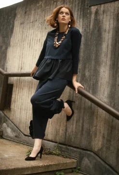 Mei Meij Trousers^Cropped Trousers with Embellishment Detail in Blue Nights