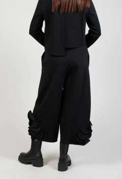 Mei Meij Trousers^Cropped Trousers with Embellishment Detail in Nero