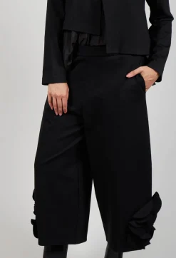 Mei Meij Trousers^Cropped Trousers with Embellishment Detail in Nero