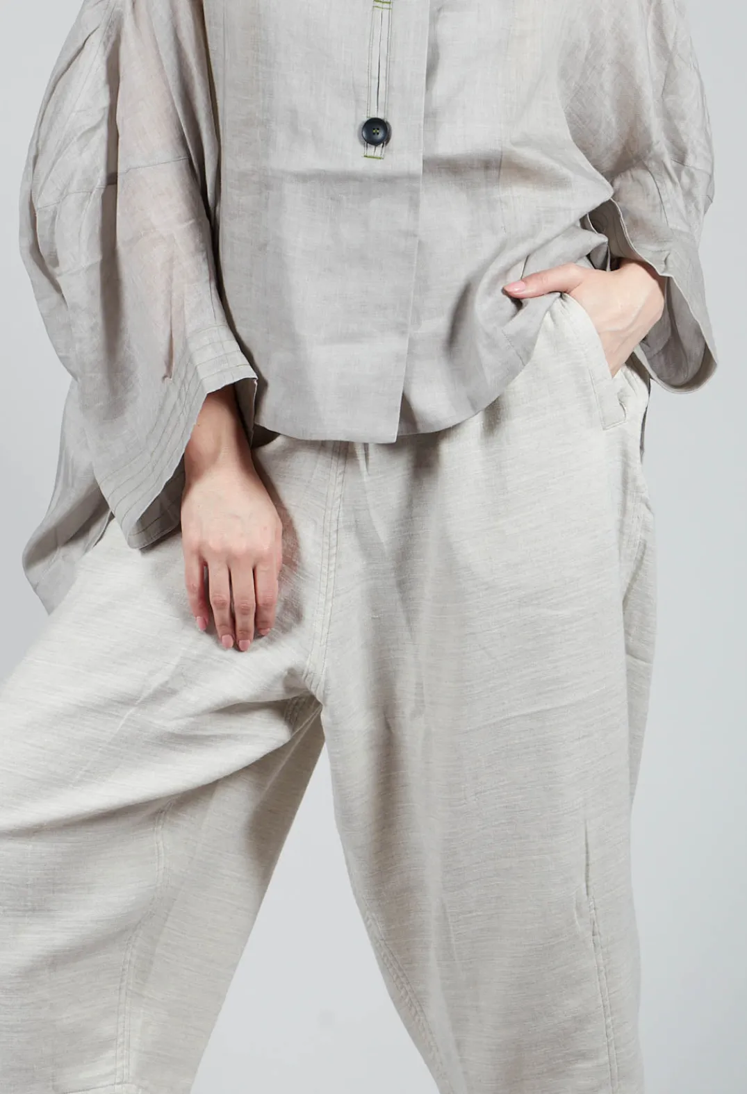 Moyuru Trousers^Cropped Wide Leg Trouser in Beige