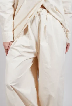 Amici Trousers^Cuffed Hem Trousers in Cream