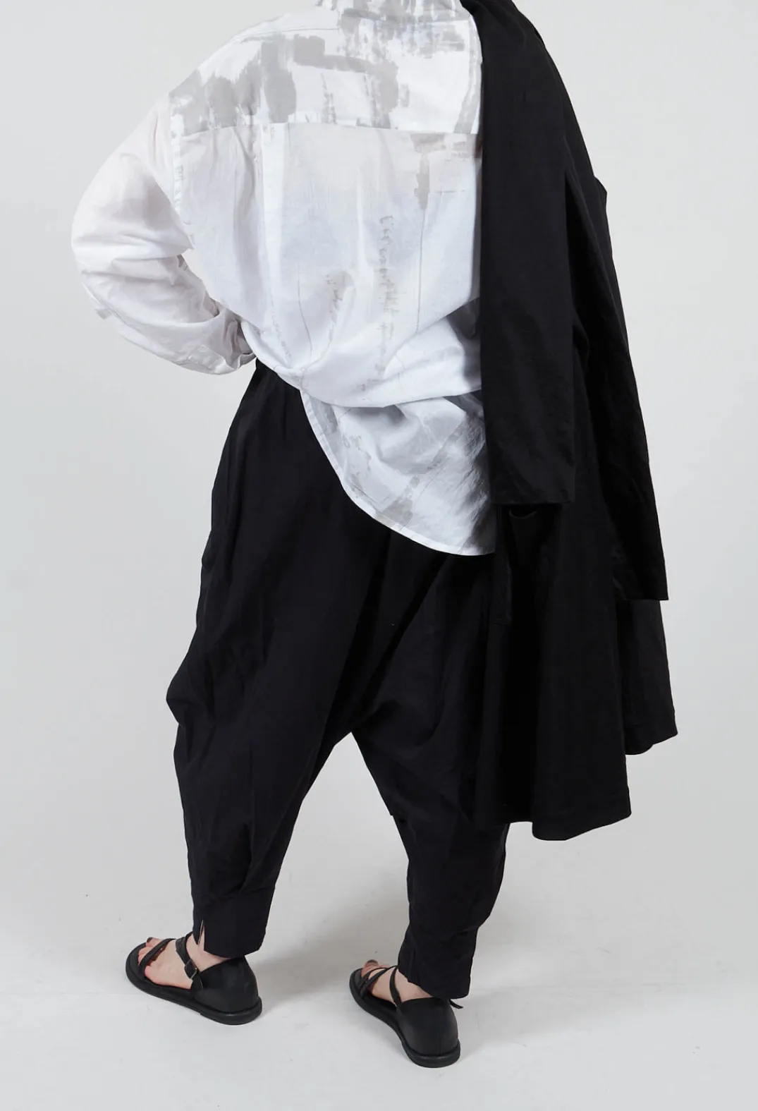 Moyuru Trousers^Drop Crotch Trouser in Black