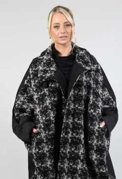 Moyuru Coats^Dual Fabric Oversized Coat in Black