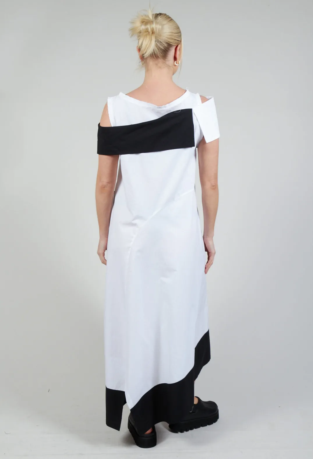 Xenia Design Dresses^ELAN1 Dress in White with Black