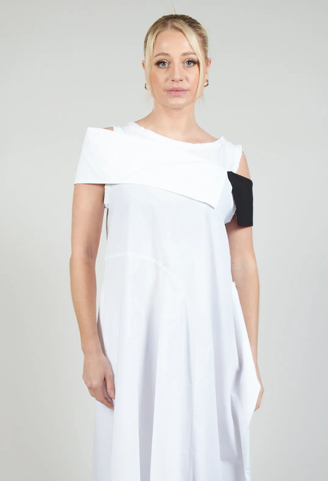 Xenia Design Dresses^ELAN1 Dress in White with Black