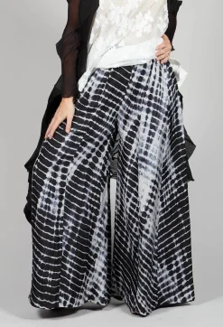 Bianco Levrin Trousers^Emma Reversible Pants in Crocodise Black