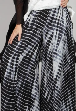 Bianco Levrin Trousers^Emma Reversible Pants in Crocodise Black