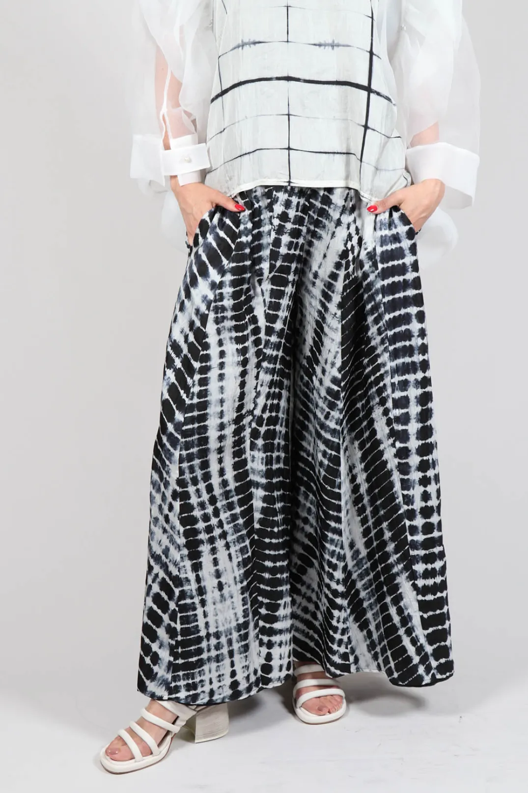 Bianco Levrin Trousers^Emma Reversible Pants in Crocodise Black