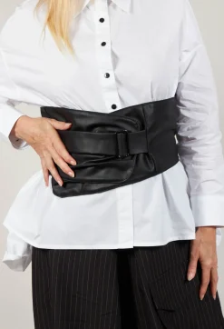 Bread and Butter Belts^Faux Leather Belt in Black