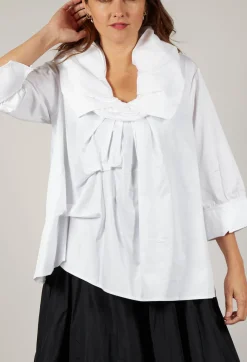 Bize Tops^Feature Pleated Shirt in White