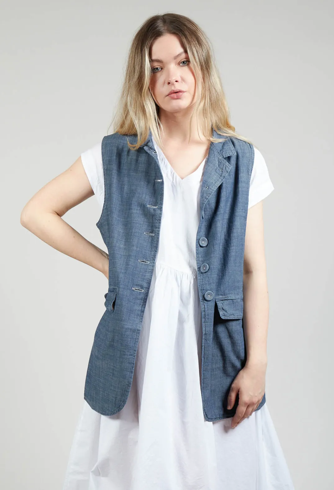 Amici Jackets^Fitted Gilet in Oyster Grey