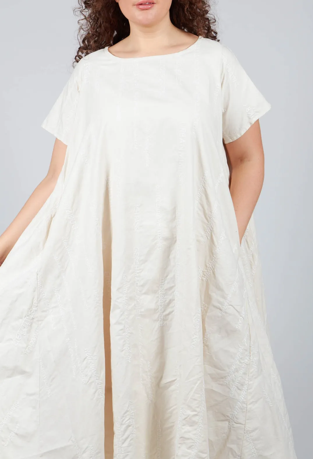 Privatsachen Dresses^Gaiaserie Dress in Stroh